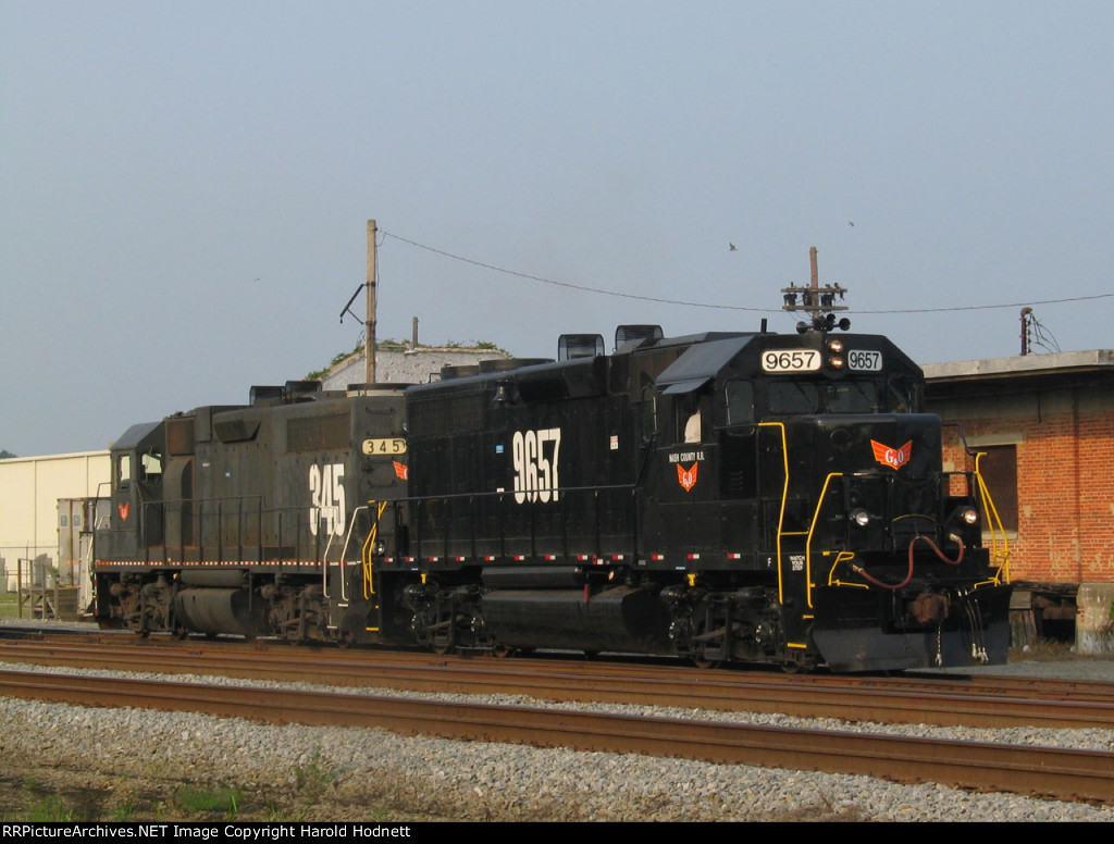 NCYR 9657 & 345 work the interchange with CSX